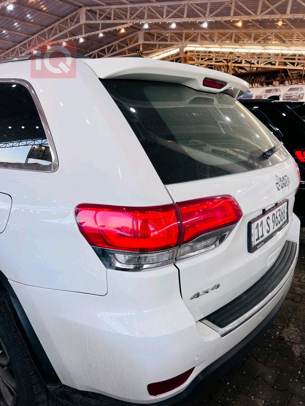 جیپ گراند شیرۆکی